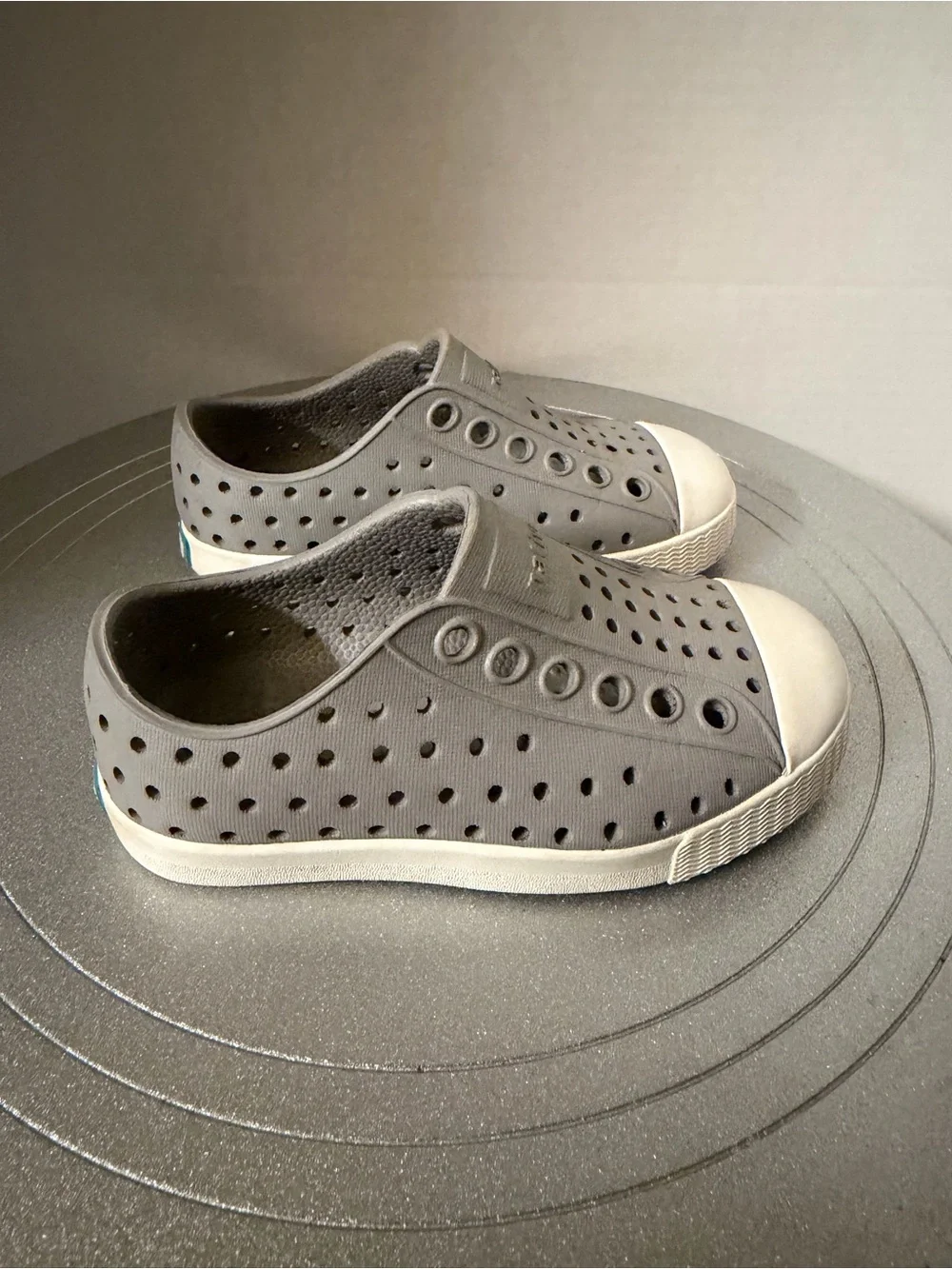 Native Shoes Jefferson Water Shoes In Grey Sz C 6 Kids